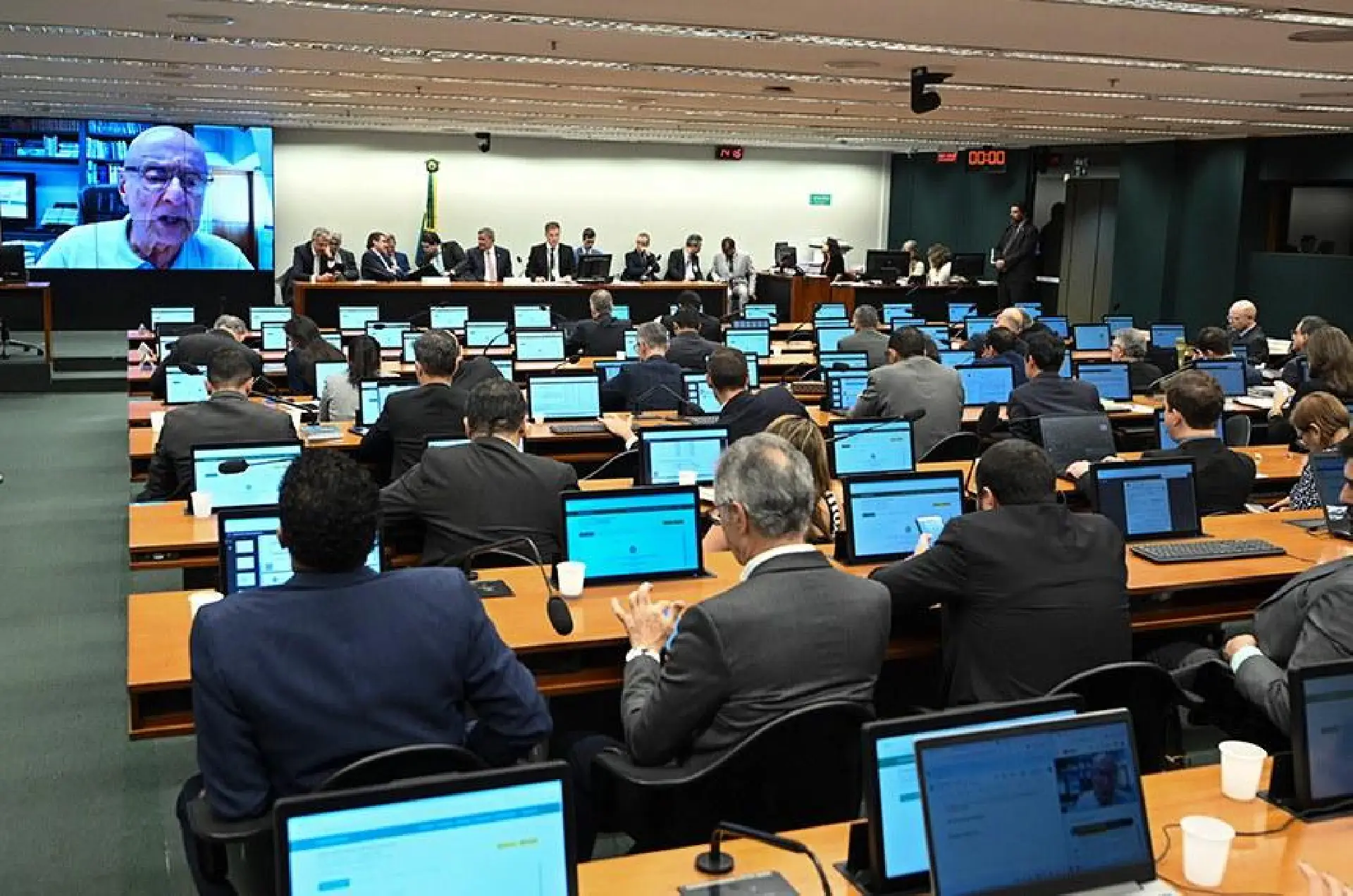 Governo federal projeta salário mínimo de R$ 1.717 para 2027 em nova proposta orçamentária