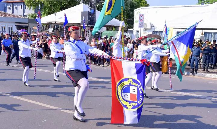 Independência ganha as ruas de Roraima em desfile que reúne gerações