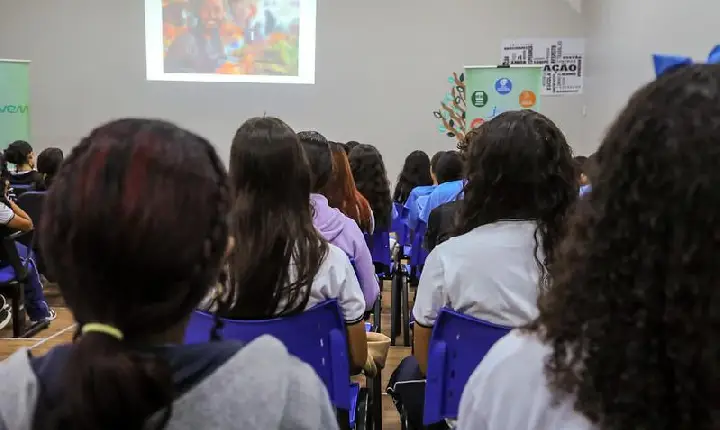 Inovem aplica teste vocacional em estudantes da Escola Maria das Dores Brasil