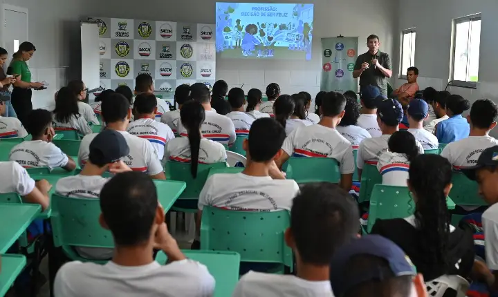 Inovem inicia 2026 com teste vocacional para alunos do Vitória Mota Cruz