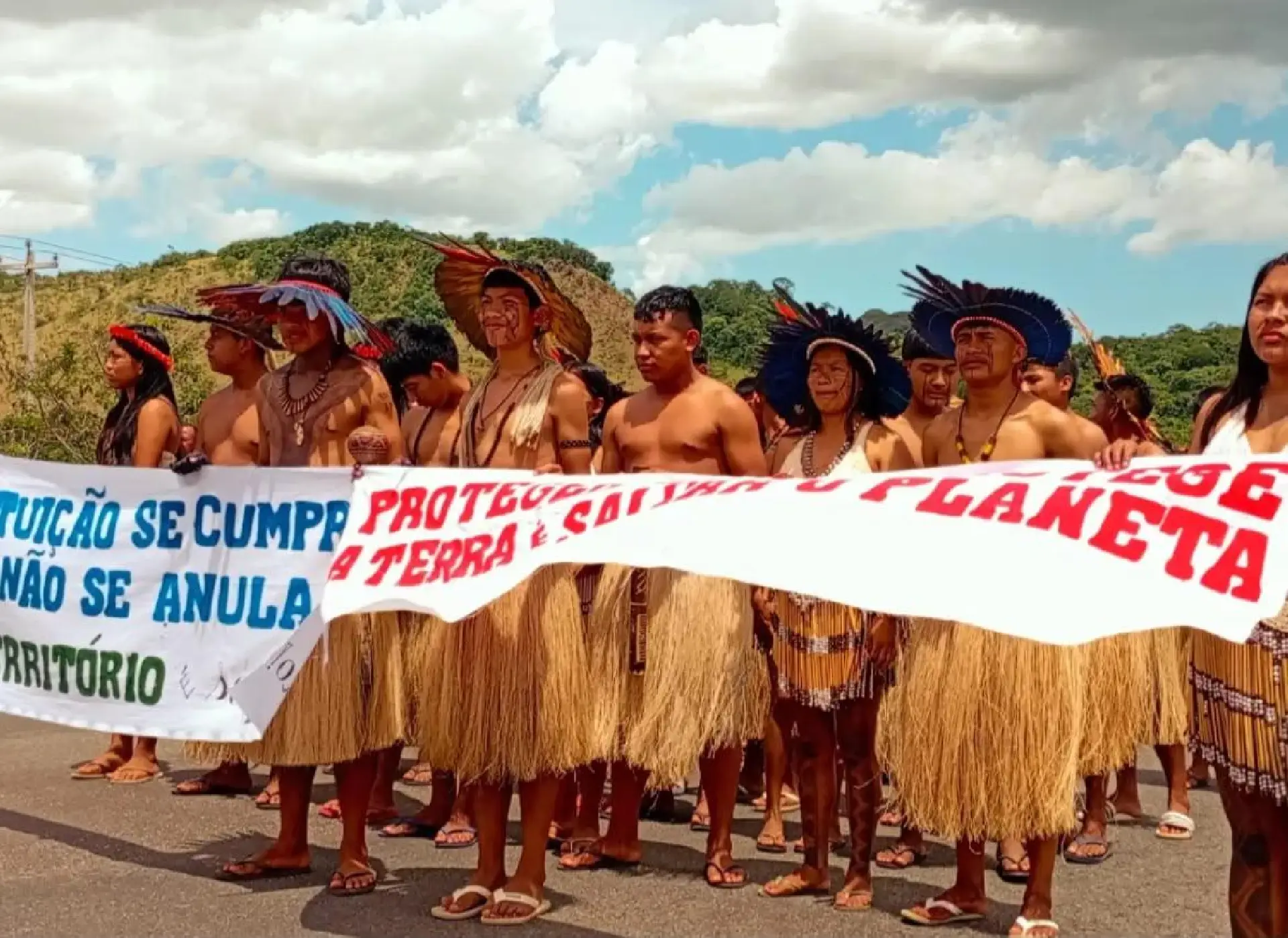 Juventude indígena participa de mobilização em defesa dos territórios tradicionais