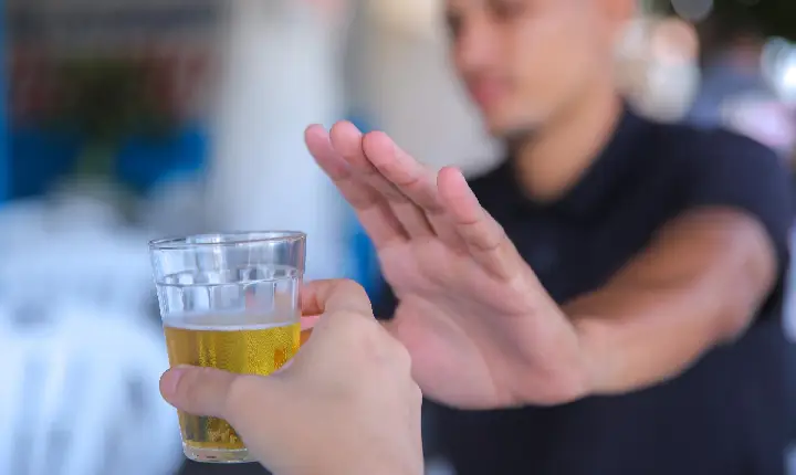 Lei estadual reforça papel do poder público em prol dos dependentes de álcool