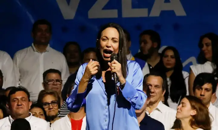 María Corina promete voltar para a Venezuela 