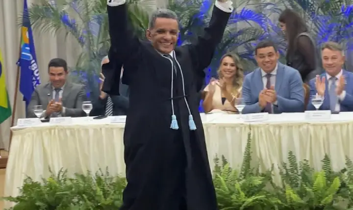 Mecias de Jesus toma posse como conselheiro do TCE-RR e deixa o Senado