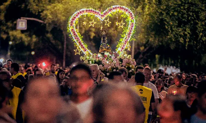 Milhares de fiéis participam da tradicional Romaria em honra a Nossa Senhora Aparecida em Boa Vista