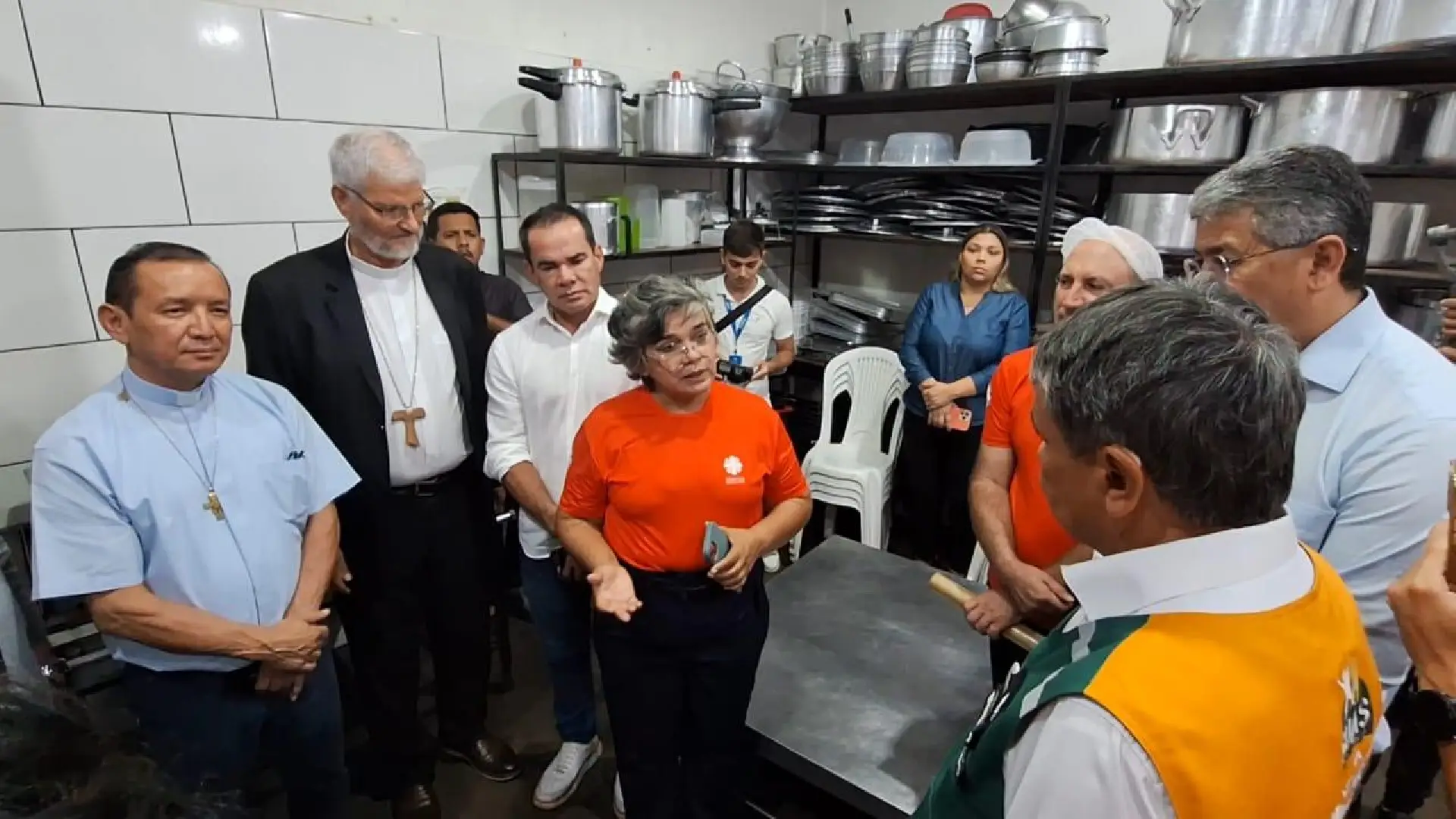 Ministro Wellington Dias visita projetos da Cáritas em Boa Vista e discute continuidade da assistência social
