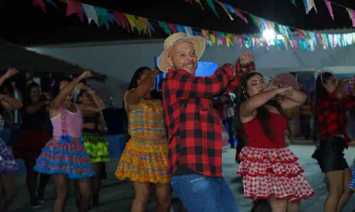 Moradores de Alto Alegre participam de noite de dança e integração no CCJUV