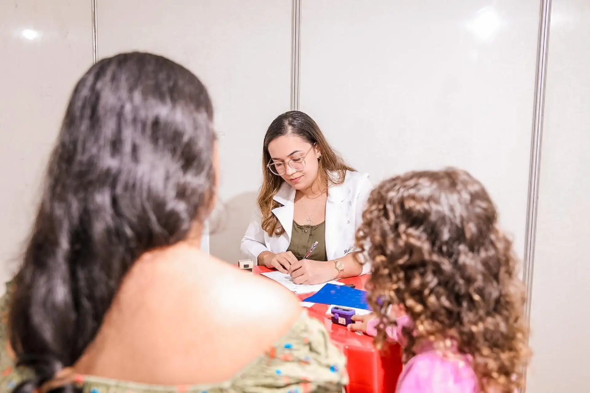 Moradores do município do Cantá recebem serviços do Governo Itinerante. As ações ocorrem neste sábado, 15