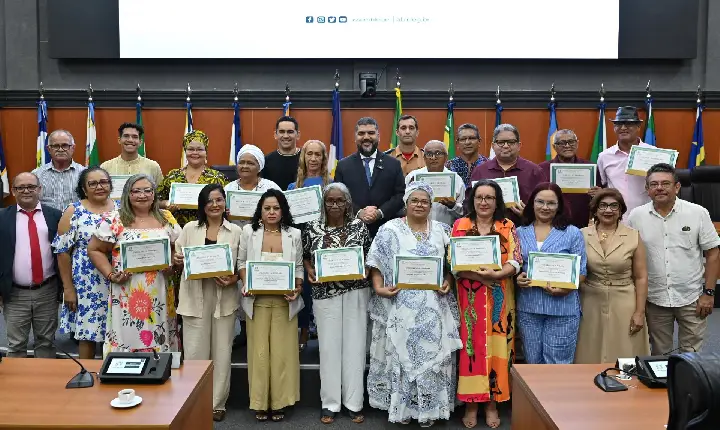 ALERR homenageia grupo folclórico e personalidades local