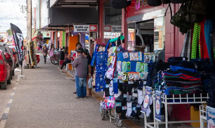 Na contramão do país, Roraima reduz número de famílias com contas em atraso