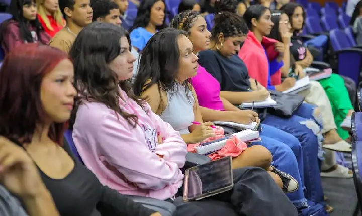 Normas e programas da ALERR impulsionam protagonismo da juventude