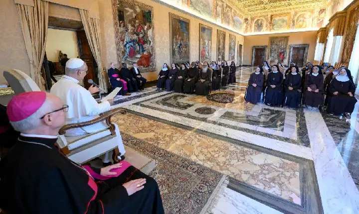 O Papa: a redução das vocações deve impulsionar a renovação