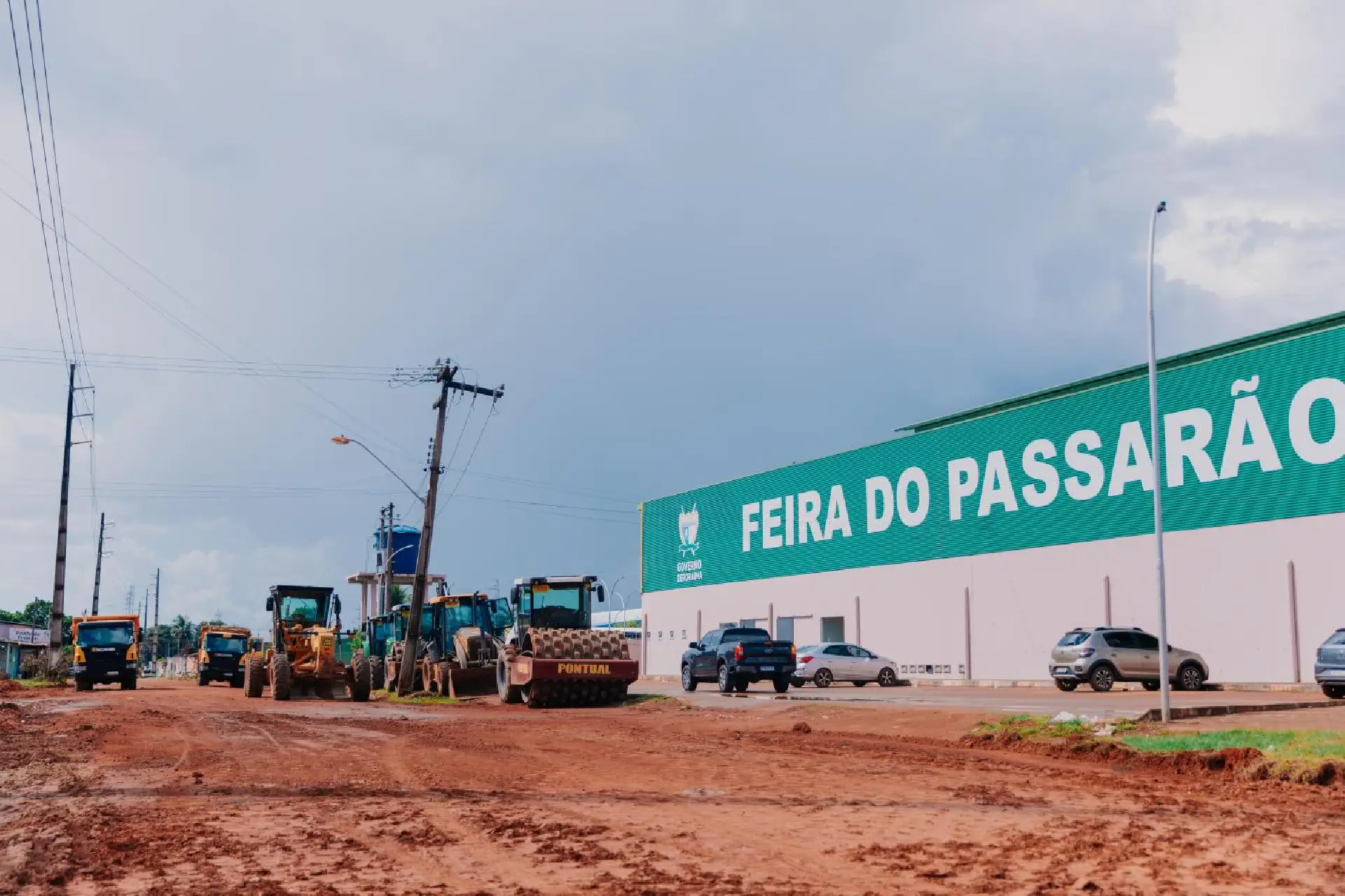Obra na rua Vovó Júlia vai melhorar o acesso para carga e descarga de mercadorias em uma das principais feiras livres da capital