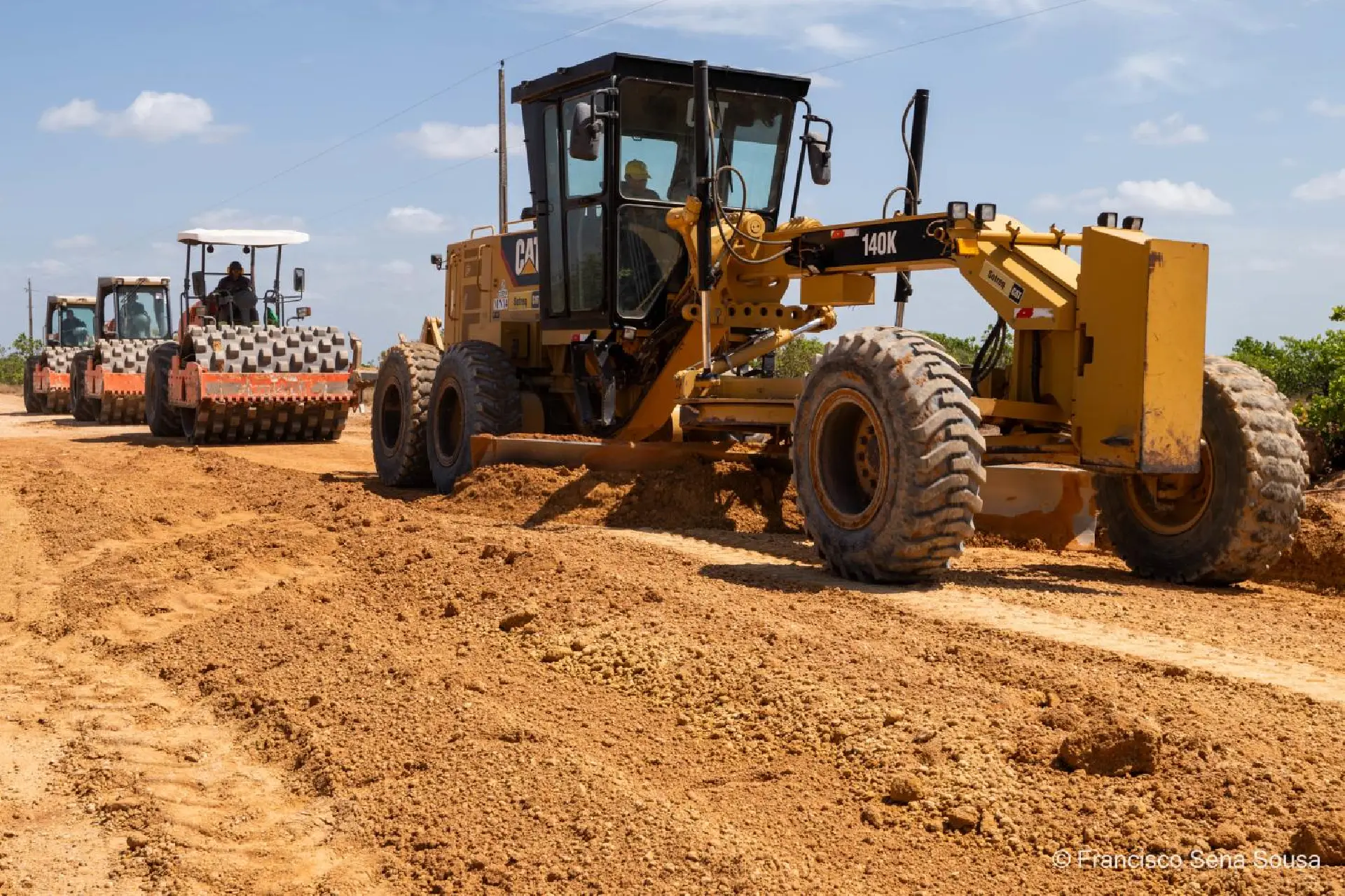 Obras de asfalto e recuperação de vicinais avançam em Boa Vista