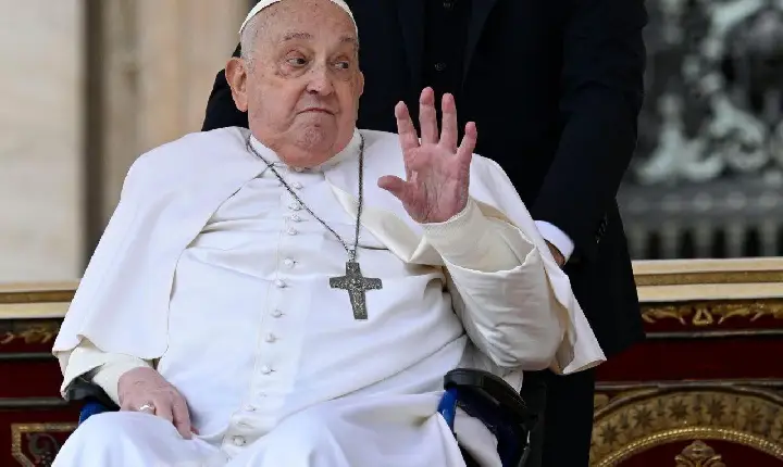 Papa Francisco falece por derrame cerebral e parada cardíaca irreversível, confirma Vaticano