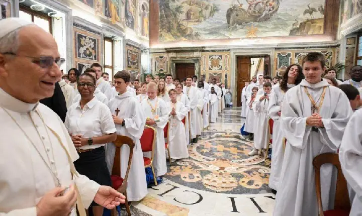 Papa destaca importância da missa e alerta sobre falta de vocações
