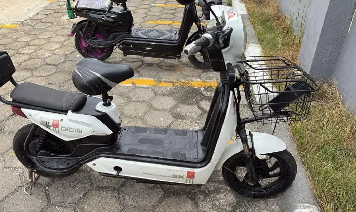 Polícia Civil pede ajuda à população para encontrar proprietários de bicicletas elétricas e televisor localizados em Boa Vista