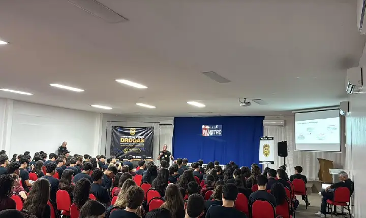 Polícia Civil orienta estudantes sobre segurança digital e prevenção às drogas