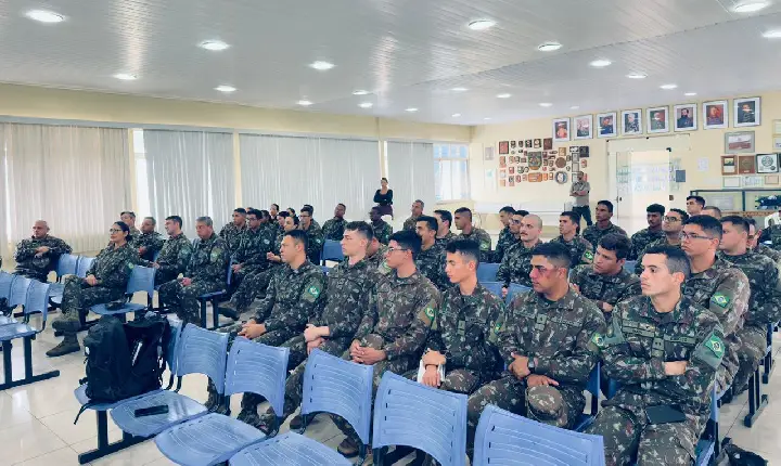 Polícia Civil promove palestra sobre enfrentamento à violência contra a mulher no 6º BEC
