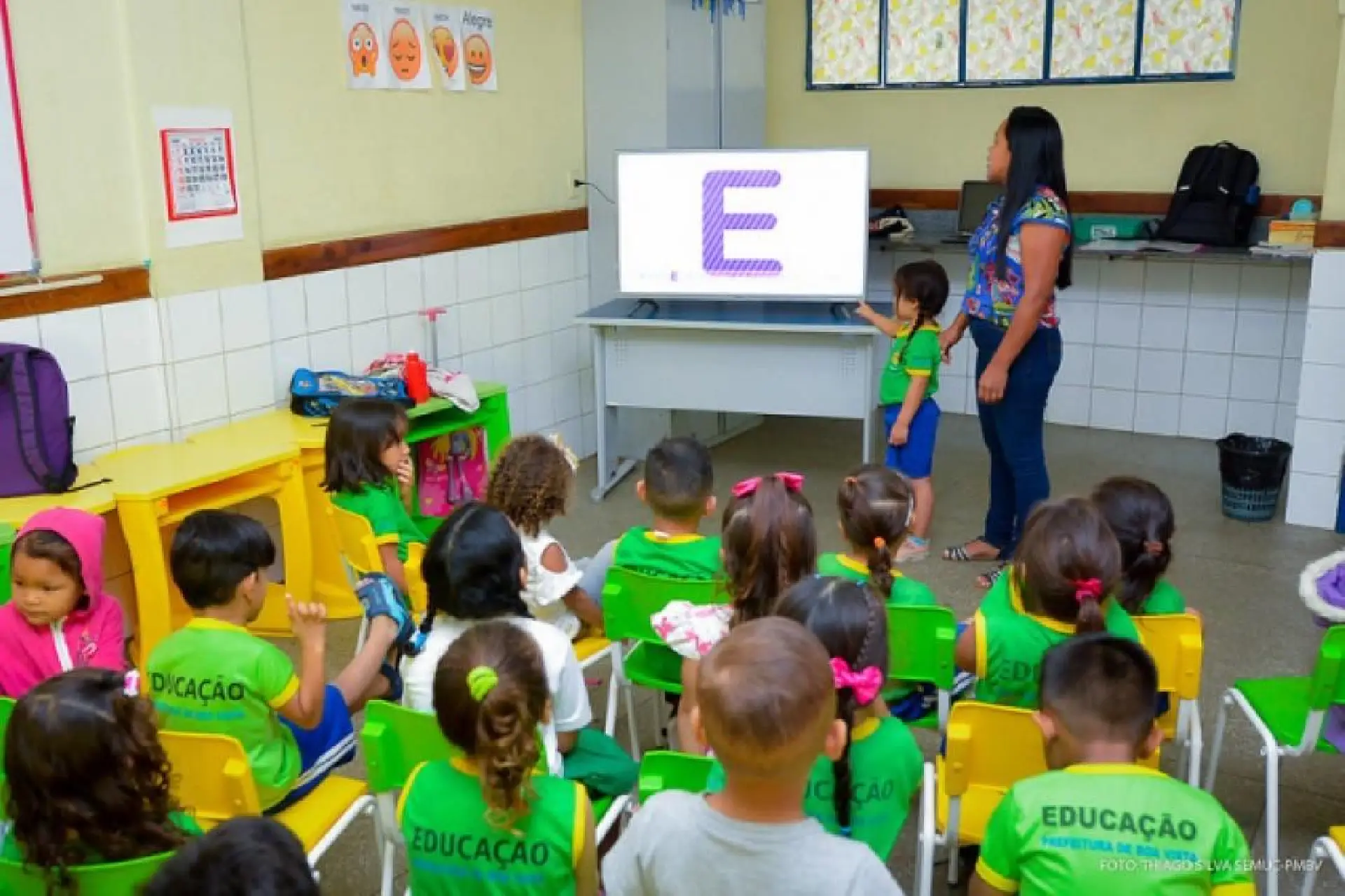 Prefeitura convoca professores, assistentes de aluno e outros profissionais da educação aprovados em seletivos