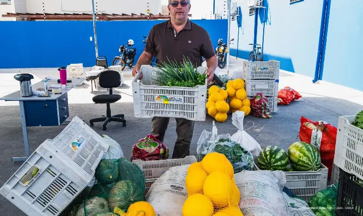 Prefeitura inicia entrega de 76 toneladas de alimentos da agricultura familiar a instituições sociais