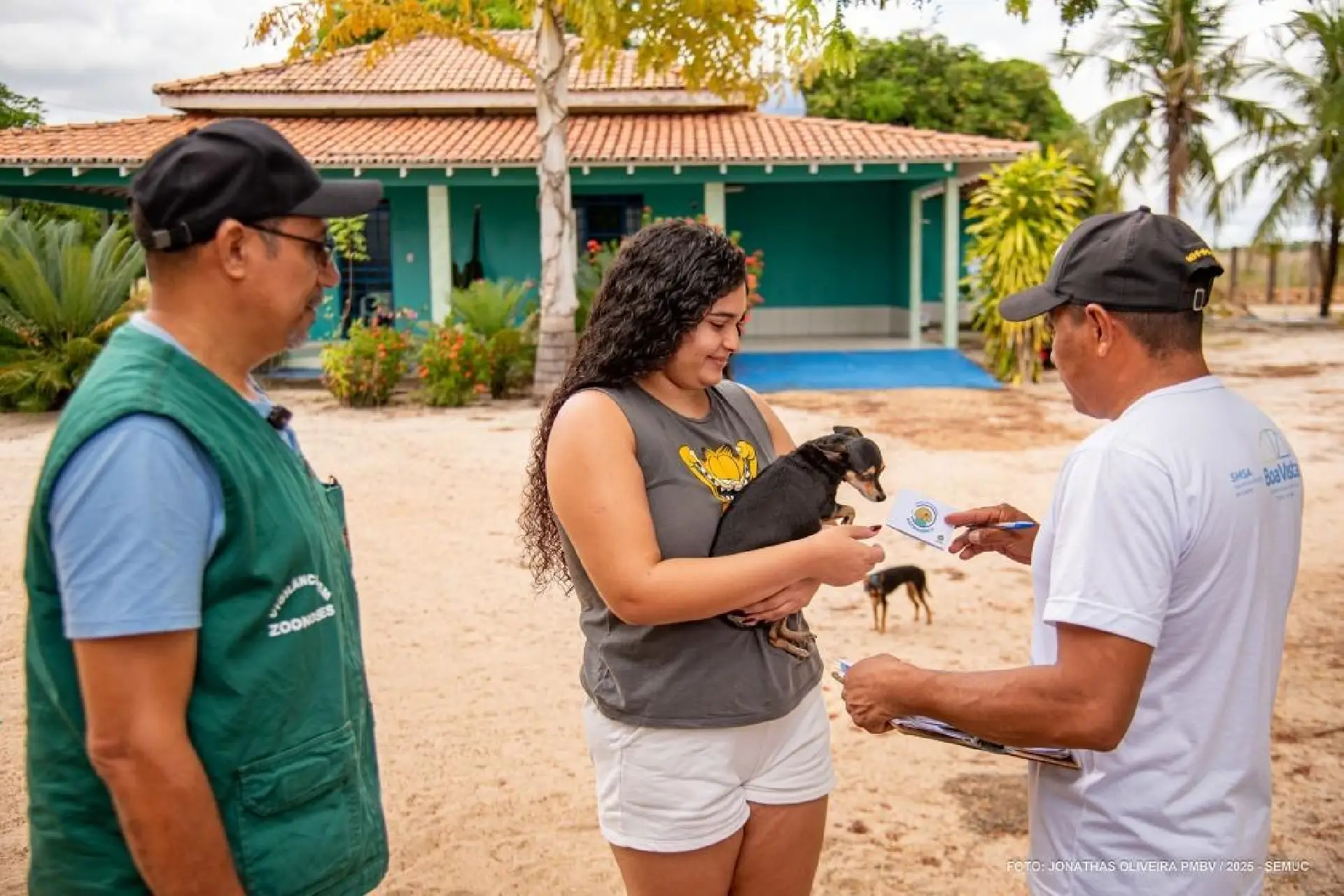 Prefeitura inicia vacinação antirrábica na zona rural de Boa Vista