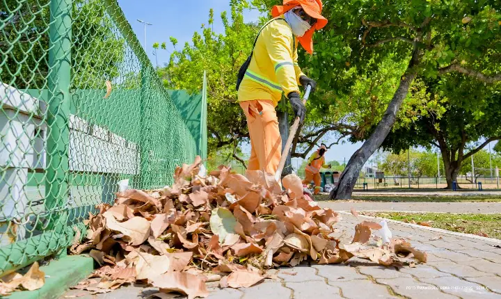 Prefeitura intensifica serviços de limpeza em bairros e espaços públicos de Boa Vista