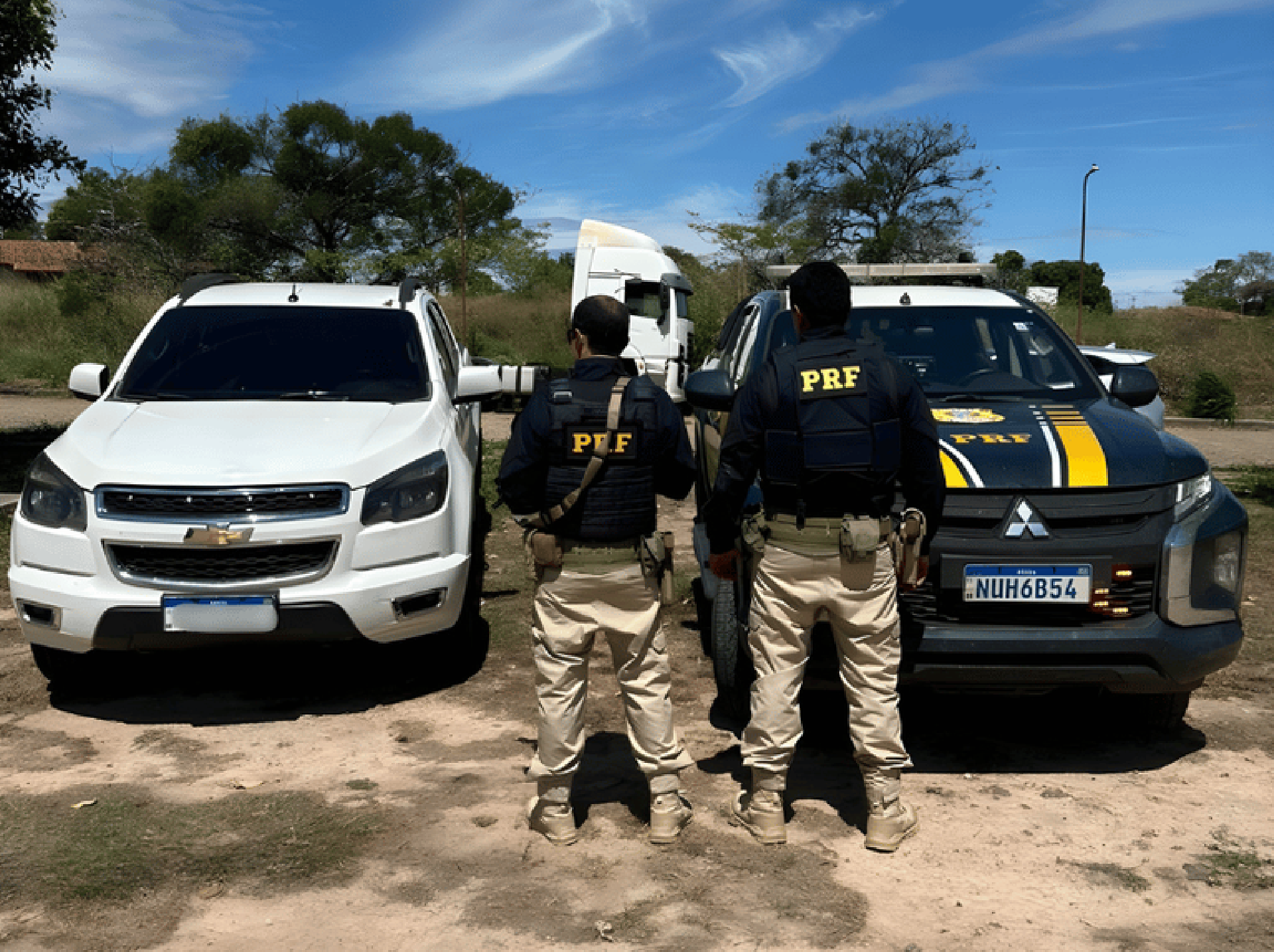 PRF recupera dois veículos frutos de apropriação indébita em rodovias federais de Roraima