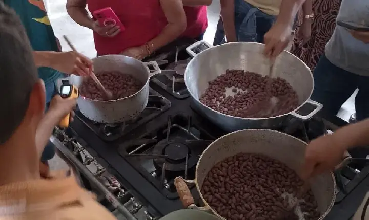 PRODUTORES DE CAROEBE PARTICIPAM DE CURSO SOBRE APROVEITAMENTO INTEGRAL DO CACAU