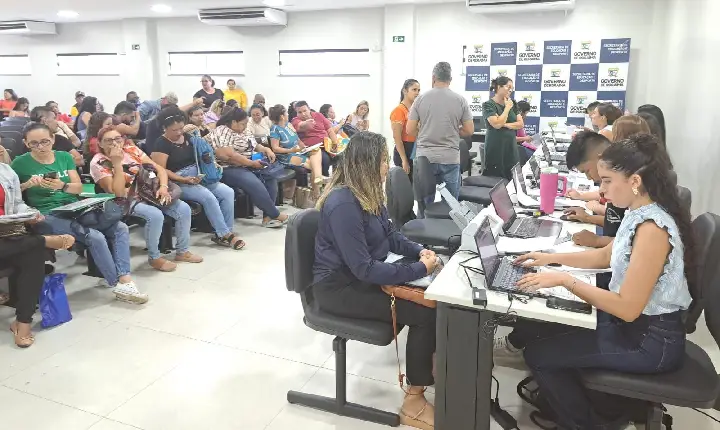 Professores, nutricionistas e instrutores aprovados são convocados.
