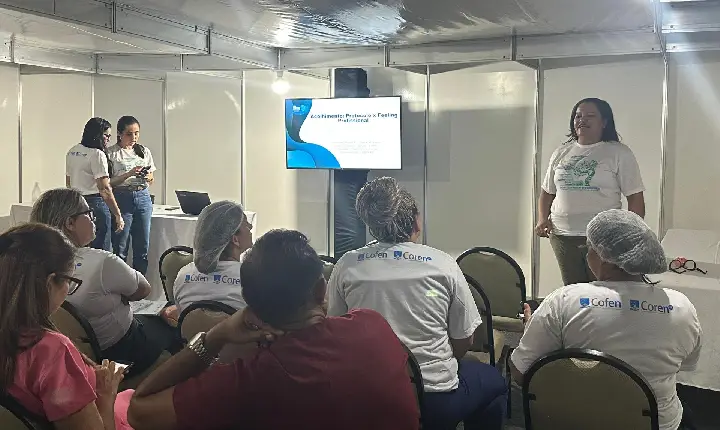 Profissionais de enfermagem recebem treinamento em hospitais