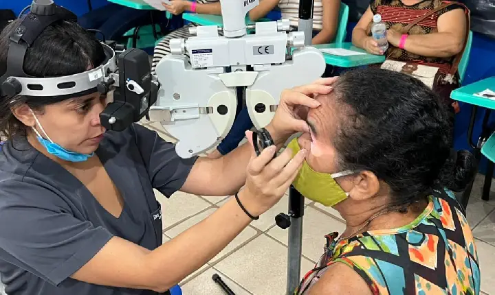 Programa Saúde Itinerante leva atendimento médico para população da Vila Barauana, em Caracaraí