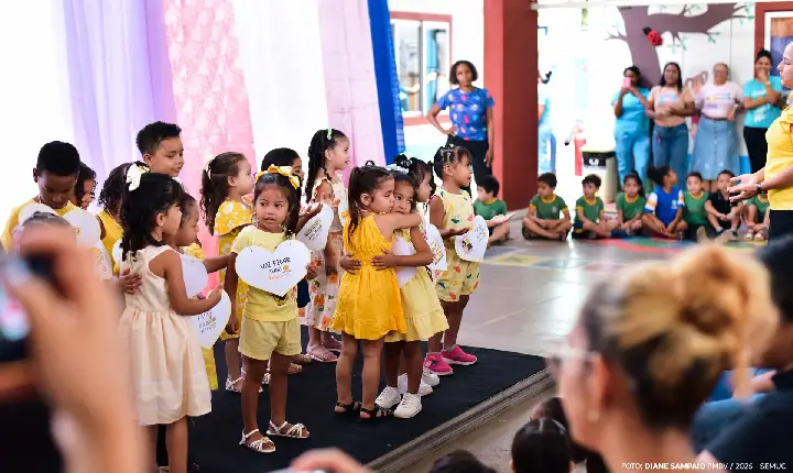 Famílias e escolas resgatam a alegria de brincar