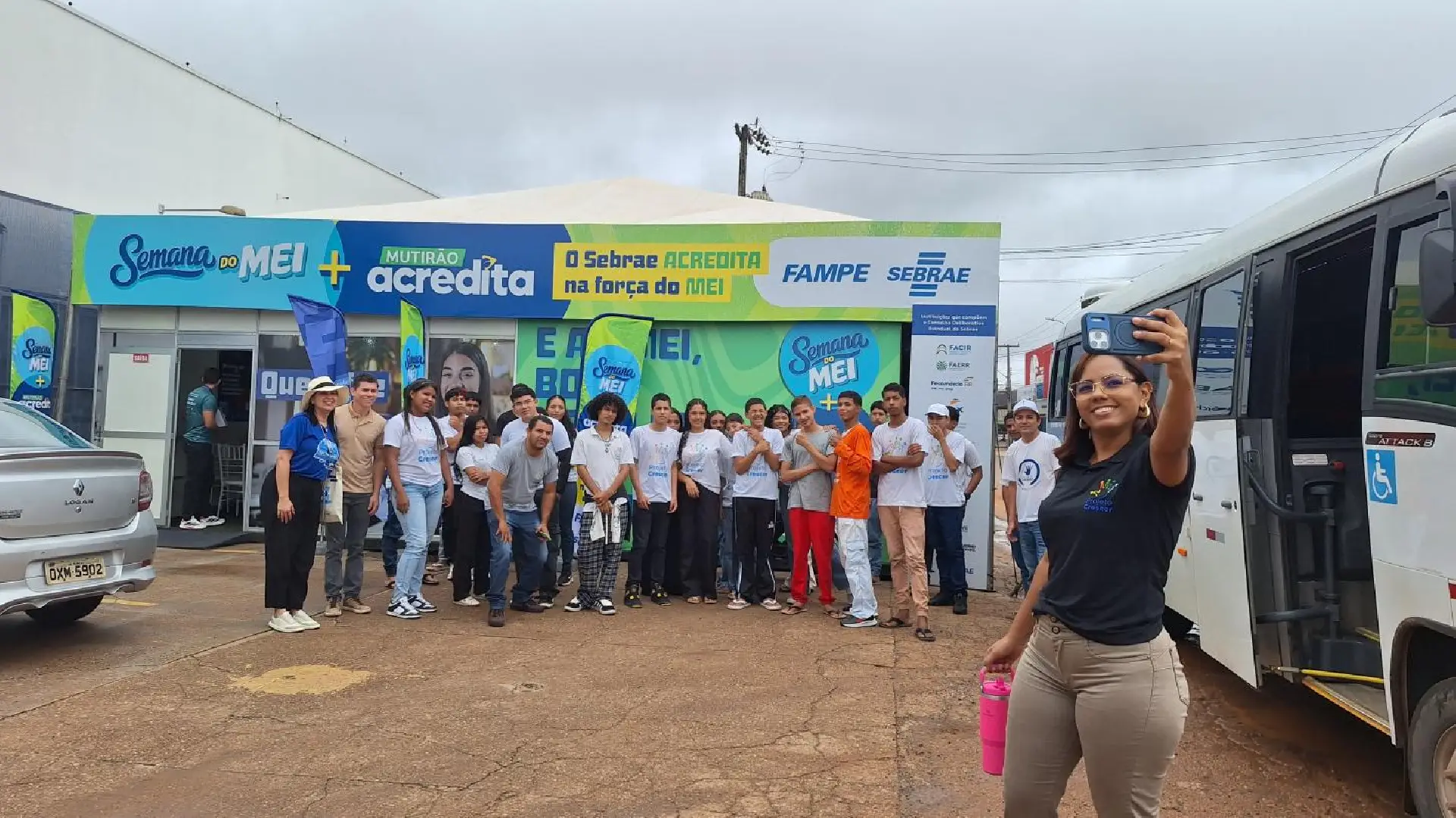 Projeto Crescer leva jovens para palestra sobre empreendedorismo e finanças