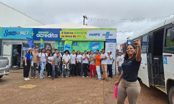 Projeto Crescer leva jovens para palestra sobre empreendedorismo e finanças