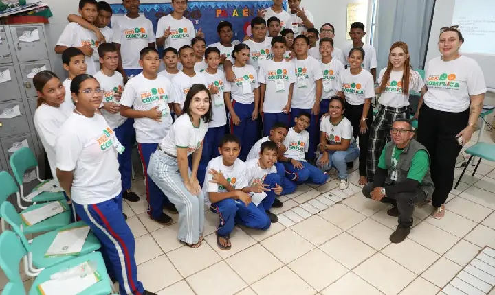 Projeto Descomplica leva ações de combate ao bullying a estudantes