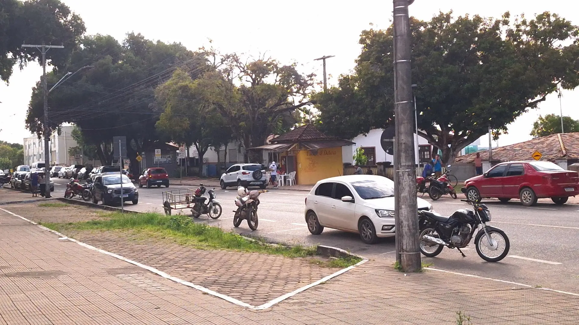 Prorrogada para 2026 a regra para o trabalho em feriados no comércio