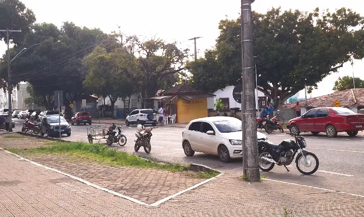 Prorrogada para 2026 a regra para o trabalho em feriados no comércio