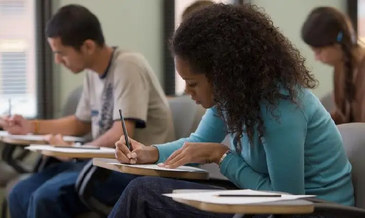 Reaplicação das provas do Enem 2025 ocorre nesta terça (16) e quarta-feira (17)