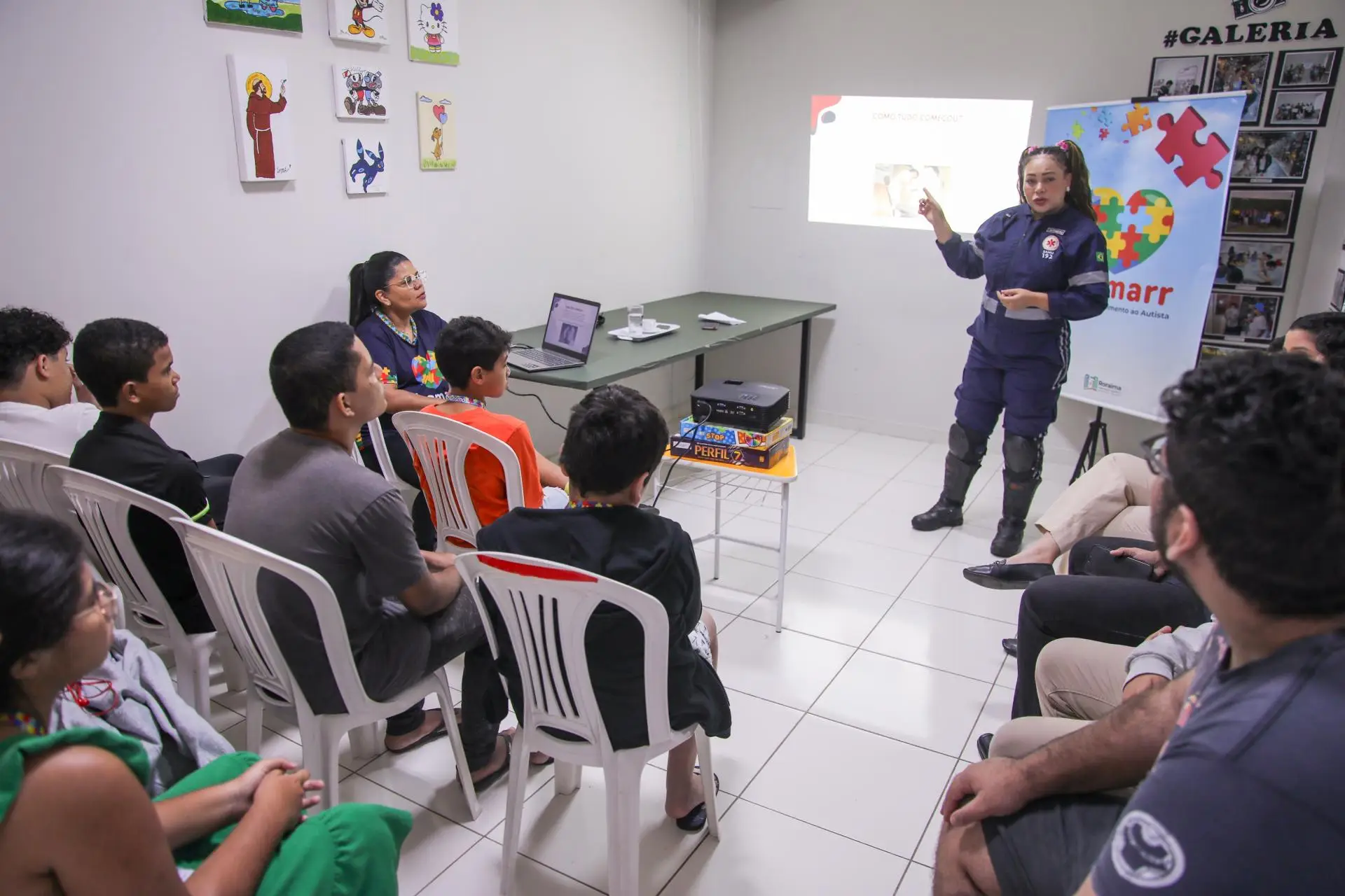 Roda de conversa inspira adolescentes sobre profissões e futuro acadêmico