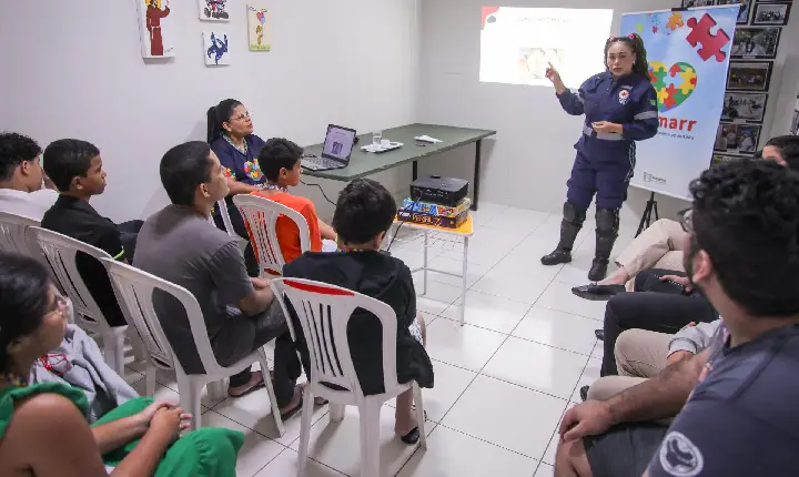 Roda de conversa inspira adolescentes sobre profissões e futuro acadêmico