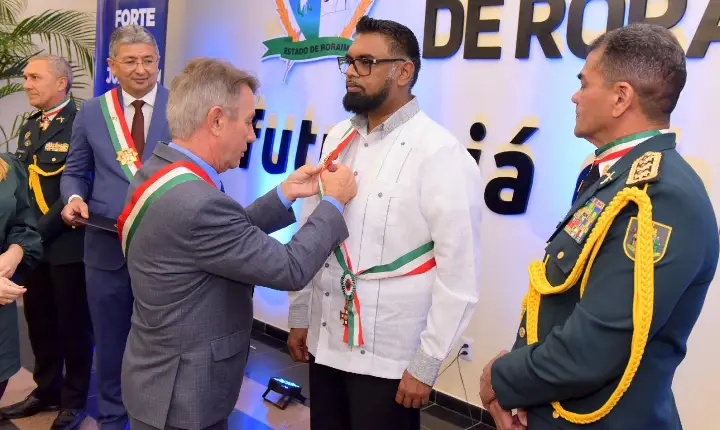 Roraima entrega comenda a presidente da Guiana e outros 19 homenageados