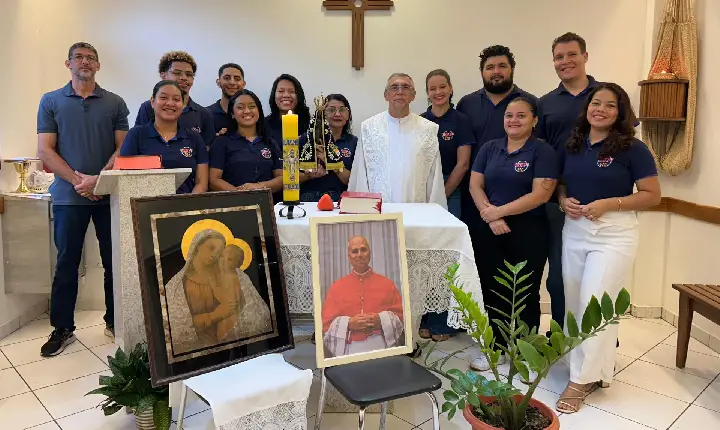 Santa Missa na capela do comunicador homenageia sócios amigos, apoiadores culturais e as mães.