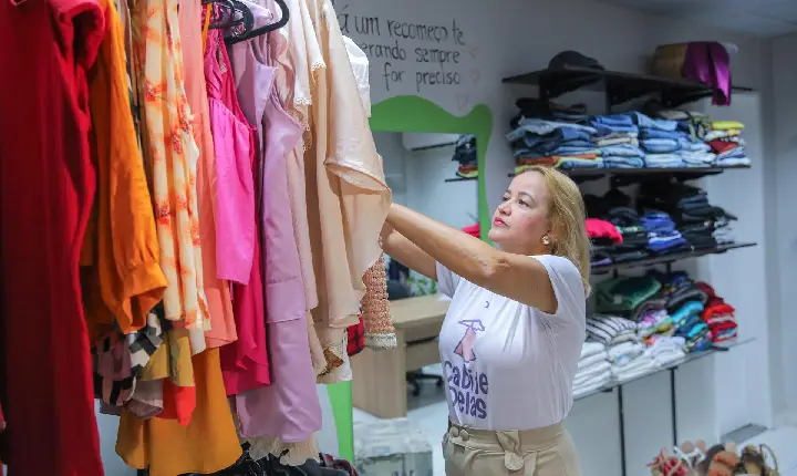 Secretaria Especial da Mulher da Ale-RR realiza campanha de arrecadação de roupas, sapatos e acessórios