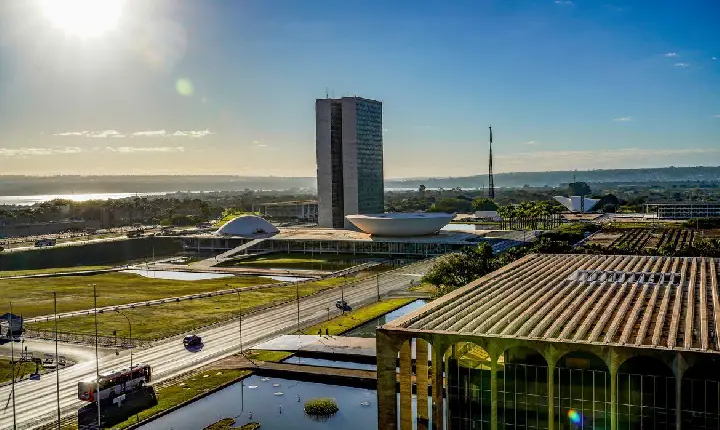 Senado deve iniciar tramitação da proposta que prevê o fim da escala 6x1
