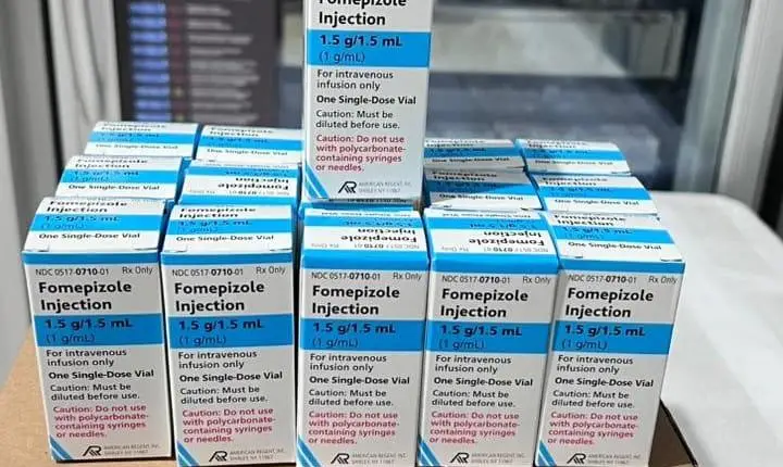 Sesau alerta para riscos de bebidas adulteradas e recebe antídoto contra metanol