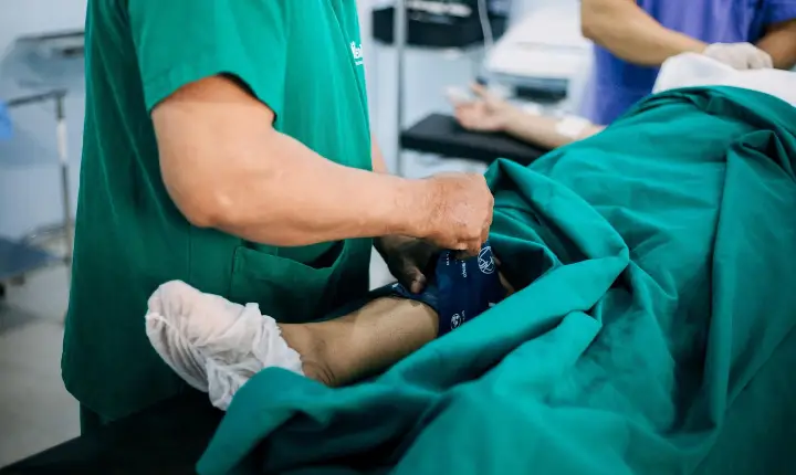Sesau retoma cirurgias ortopédicas eletivas e convocará pacientes pela fila única