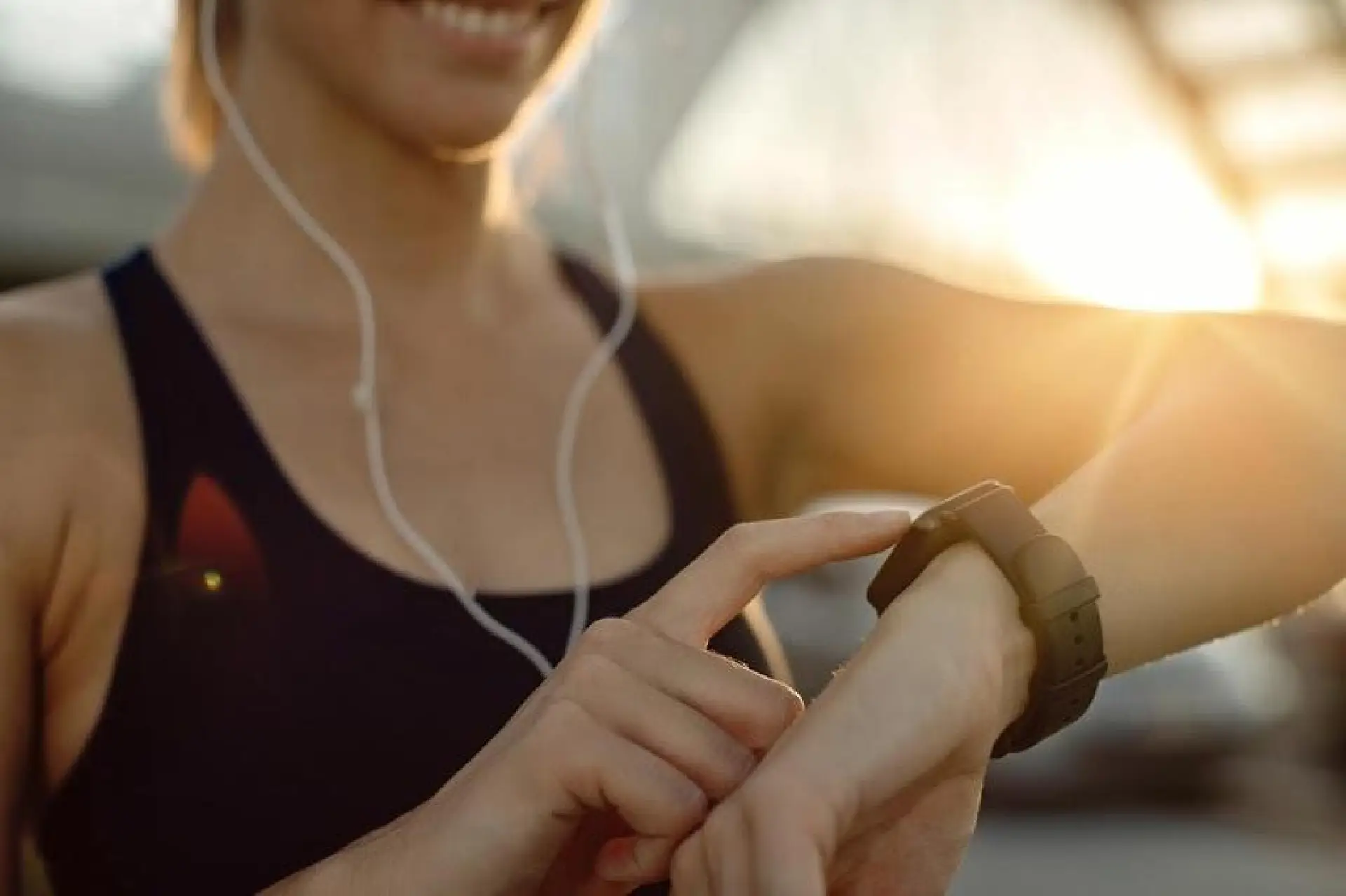 Tecnologia durante a prática de esportes ajuda a criar hábitos saudáveis, mas excesso de métricas pode atrapalhar