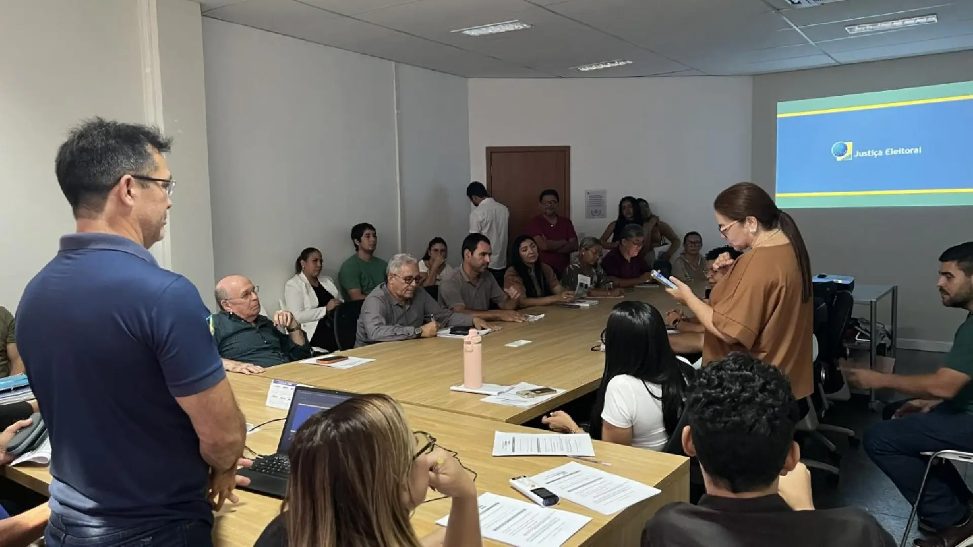 TRE-RR capacita representantes de partidos sobre novo Sistema de Candidaturas