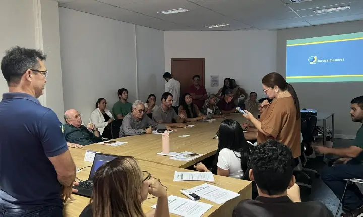 TRE-RR capacita representantes de partidos sobre novo Sistema de Candidaturas